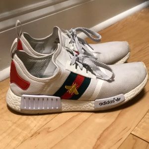 Adidas NMD r_1 men’s size 8.5 Gucci Bee